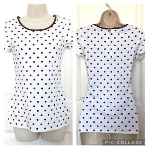 NWT Express White Black Short Sleeve Polka Dot Zip Back Top Size S